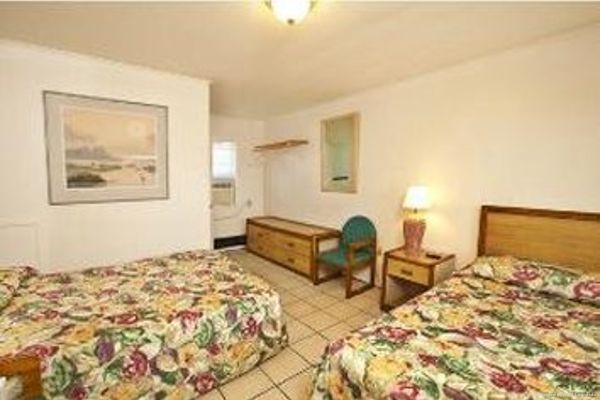Dolphin Oceanfront Motel (Nags Head)